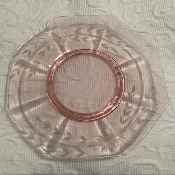 3 Vintage Pink Depression Glass Plates - Picture 7 of 10